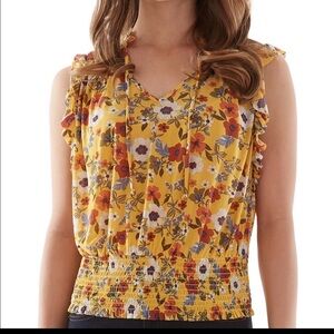 🤩- NWT Floral-Print Smocked-Hem Top size X-small